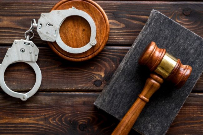 Procuror trimis in judecata pentru muamalizarea unui dosar de viol