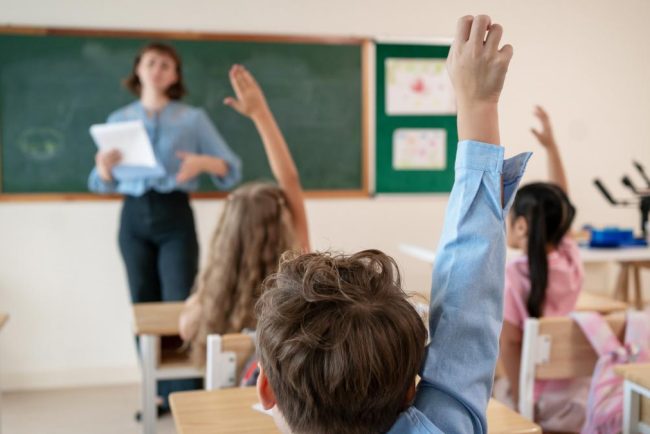 Scolile din Romania se restructurateaza pentru 2025 2026
