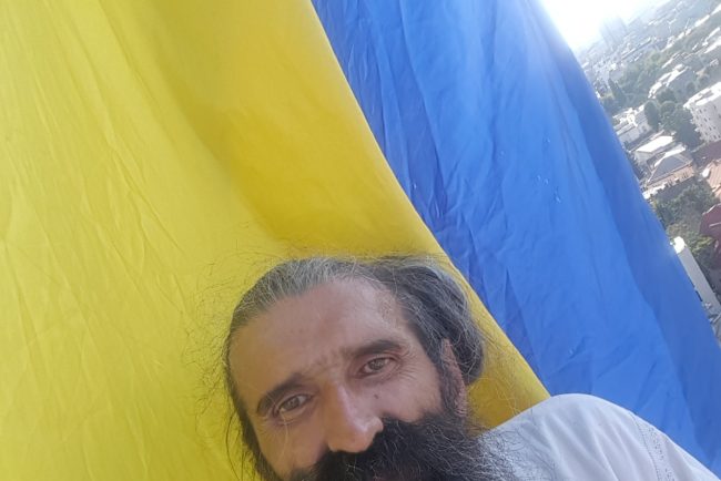 Stegarul dac s a urcat pe acoperisul unei cladiri din Penitenciarul Rahova