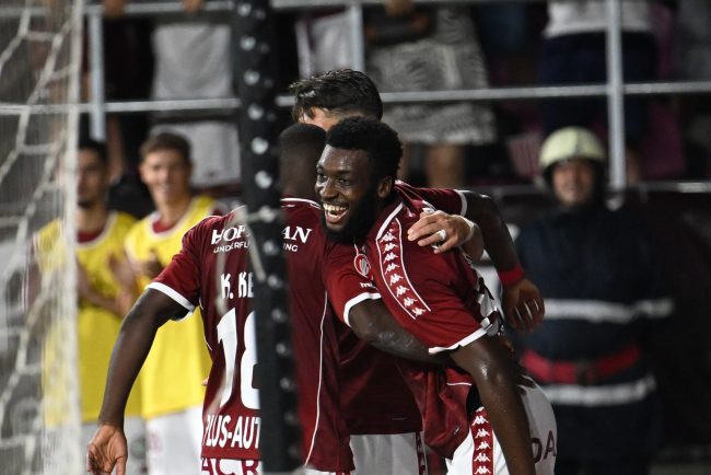 SuperLiga FC Rapid Bucuresti FC Botosani 2 1 Giulesteni pe primul loc