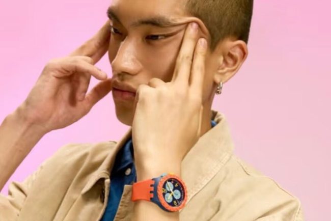 Swatch retrage o reclama acuzata de rasism