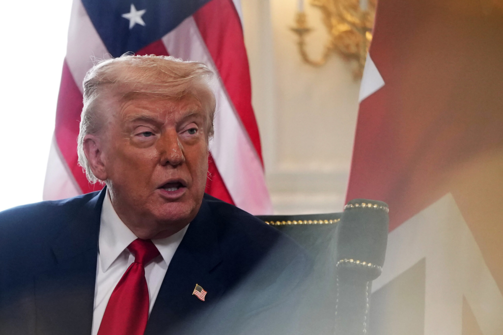 Trump face presiuni asupra FED pentru dobanzi reduse