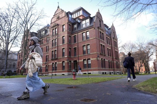 Universitatile solicita un acord privind finantarea cercetarii cu Trump