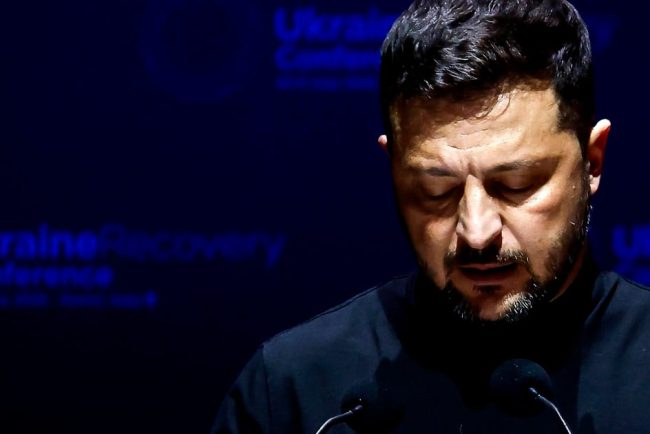 Zelenskyy avertizeaza asupra inselaciunii ruse inaintea discutiilor Putin Trump