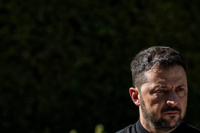 Zelenskyy respinge cedarea terrenului pentru pace