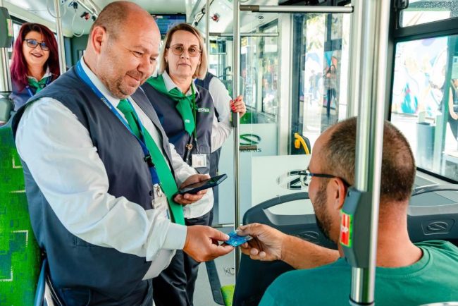 Controlorii STB au primit uniforme noi