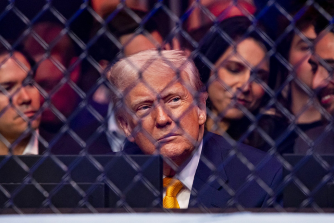 Democratii afirma ca Trump conduce Rusia din umbra
