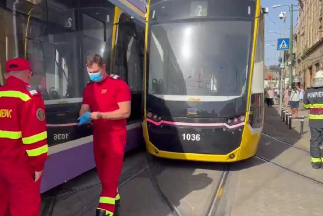 Doua tramvaie s au ciocnit in Timisora trei raniti