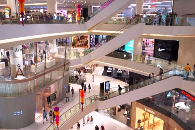 Femeie interzisa in mall uri din Cluj Napoca timp de trei ani