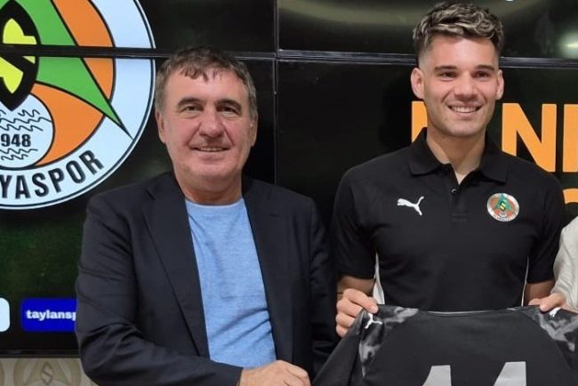 Ianis Hagi si a gasit echipa Gheorghe Hagi prezent la semnare