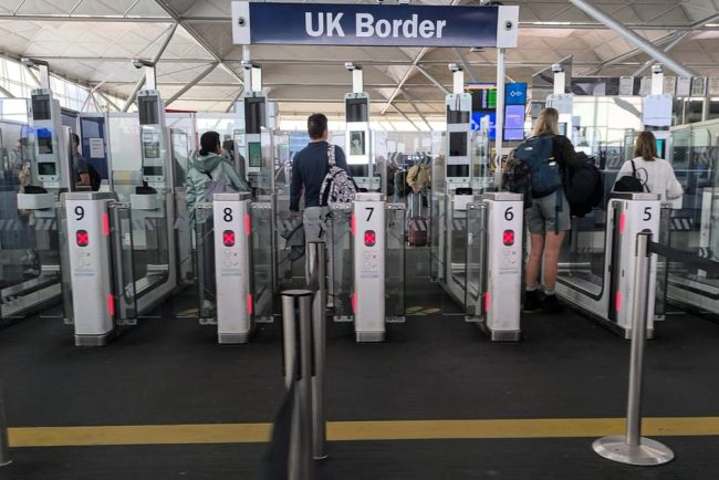 Marea Britanie vrea sa atarga talente afectate de viza Trump