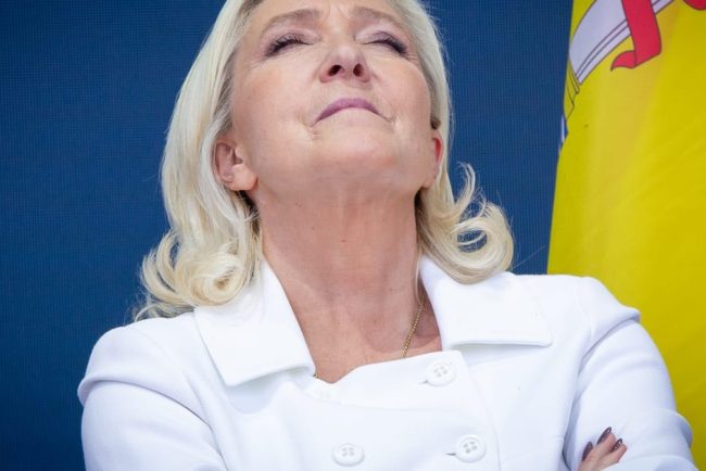 Marine Le Pen are un plan pentru votarea anticipata