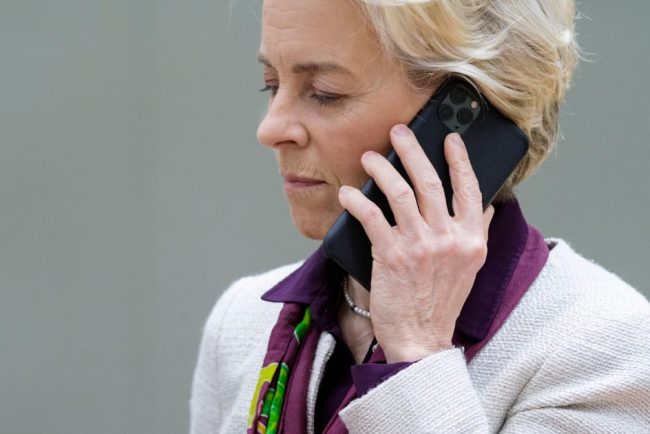 Mesajele lui Von der Leyen se sterg automat pe telefon