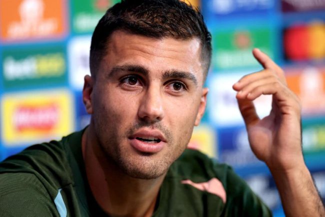 Probleme interminabile pentru Rodri Mijlocasul lui Manchester City se plange din nou de dureri la genunchi