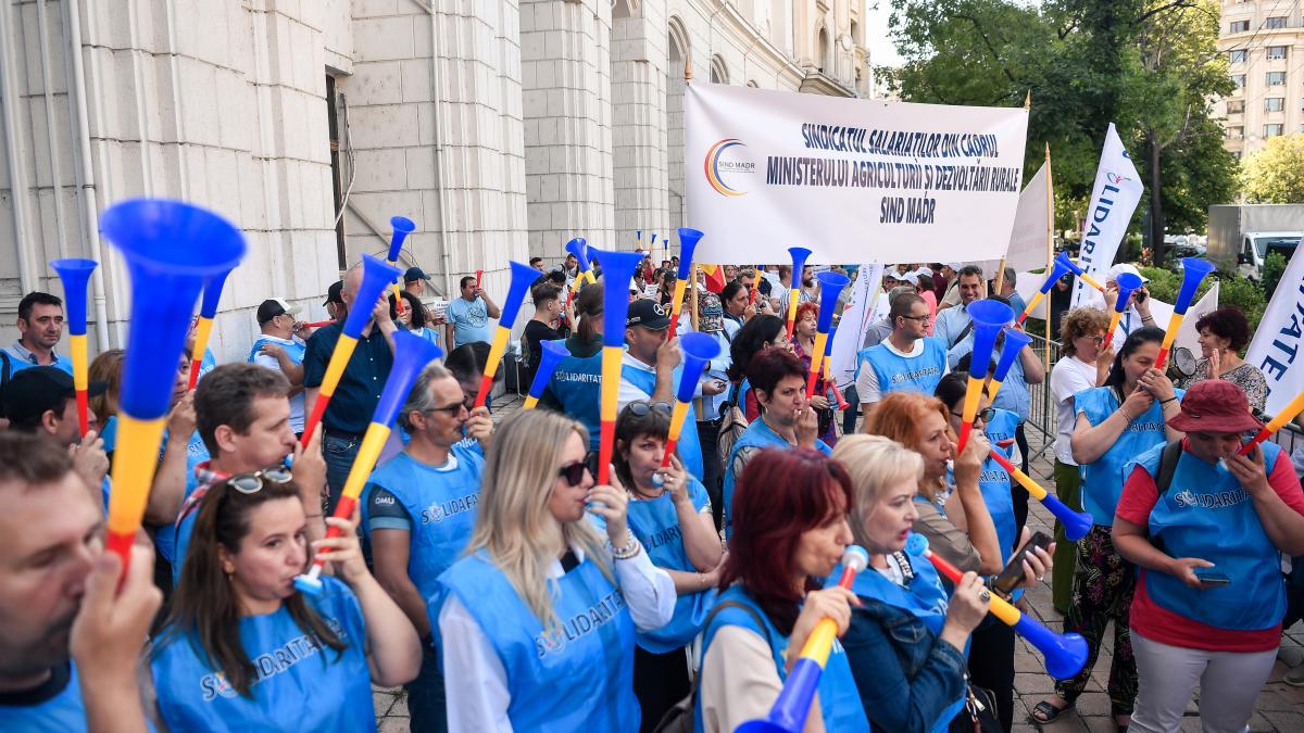 Protest la Ministerul Finantelor pentru negocieri urgente
