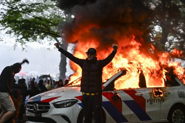 Protestul olandez impotriva imigratiei devine violent