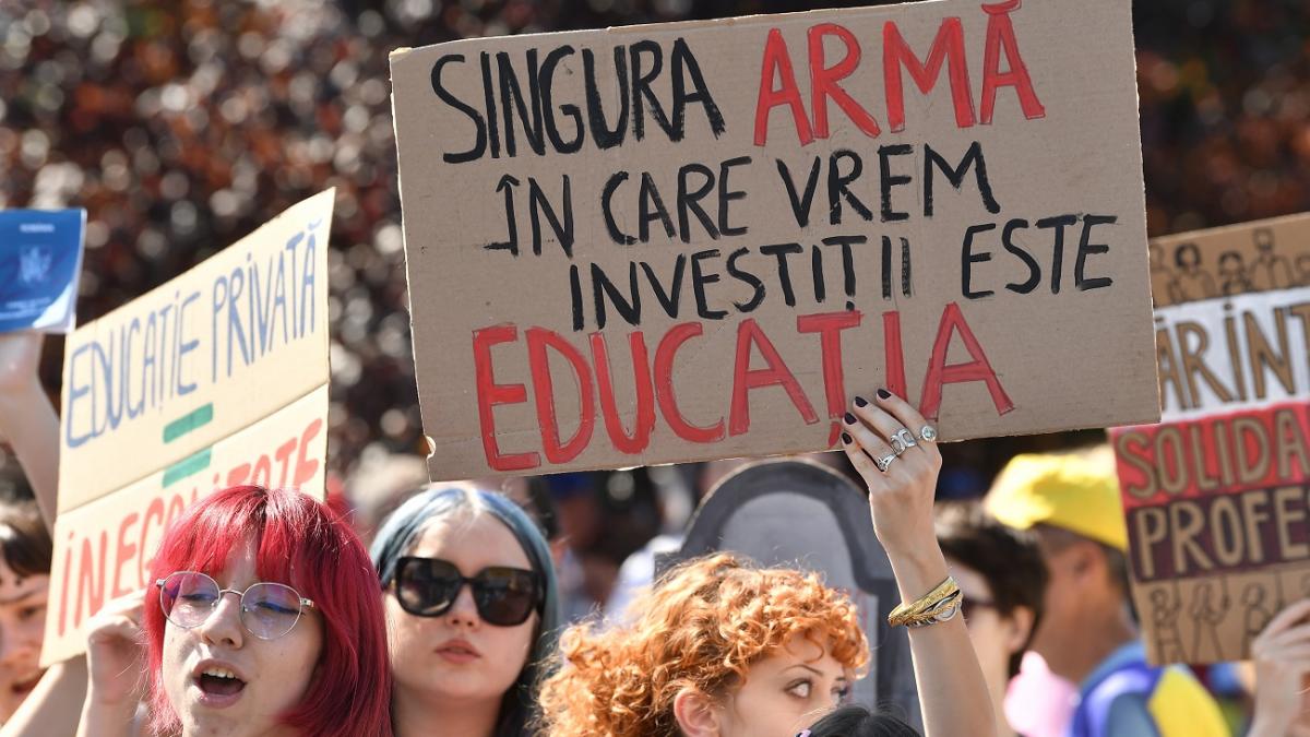 Studentii contesta masurile de austeritate