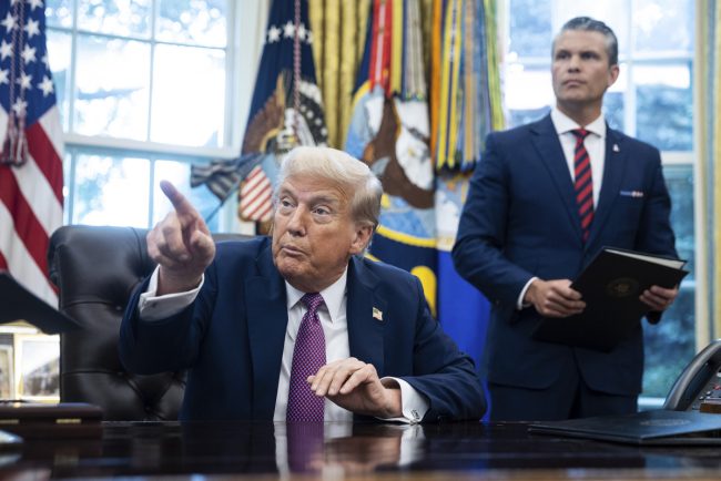 Trump avertizeaza firmele strine dupa raidul de imigraie
