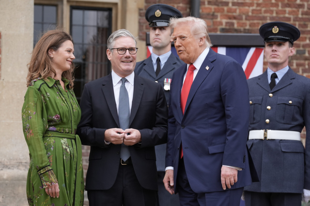 Trump i a spus lui Starmer sa foloseasca armata impotriva migrantilor