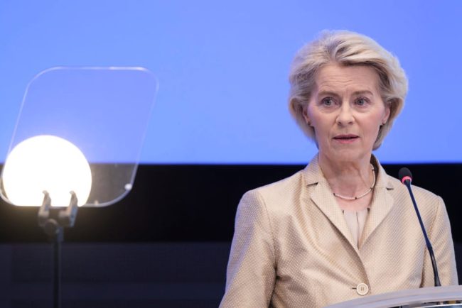 Von der Leyen nu a facut notite la interviuri