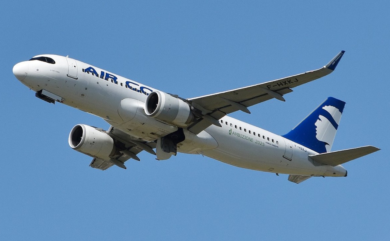 incident incredibil in franta avion zburat o ora