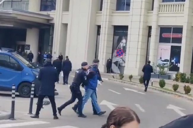 Agitatorii lui Calin Georgescu au creat scandal la Catedrala