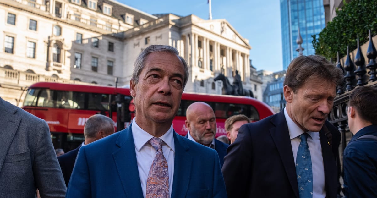 Britanicii solicita retragerea lui Nigel Farage de la