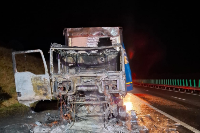 Incendiu pe Autostrada A3 TIR mistuit de flacari