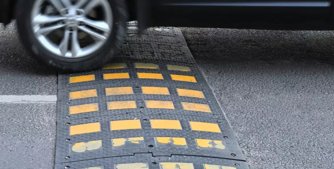 Nemultumiri in Borhanci Limitatorul de viteza un pericol