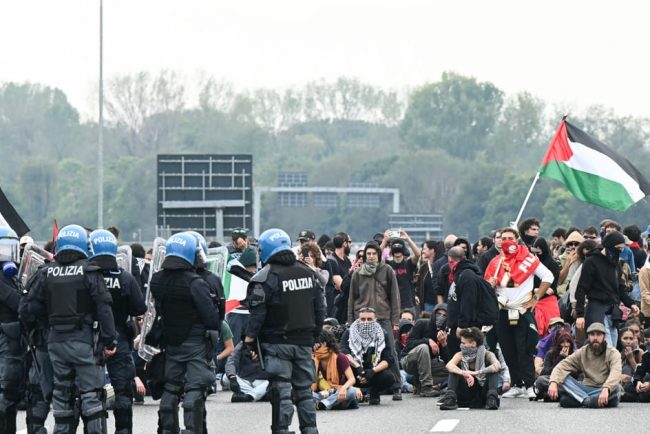Proteste si greve pentru Gaza blocheaza Italia