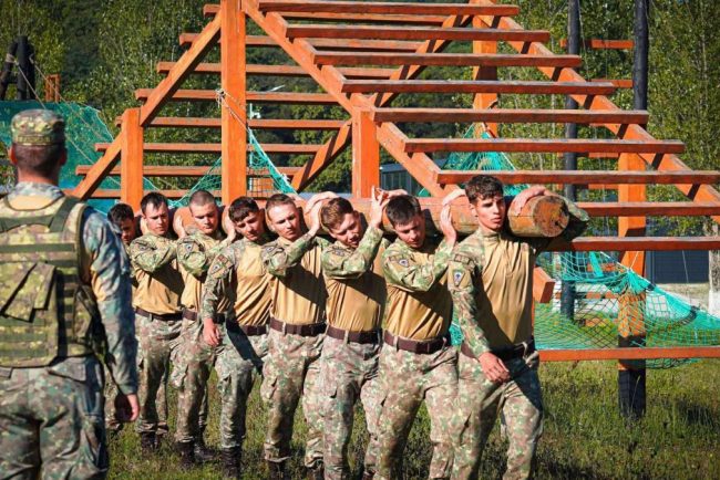 Stagiu militar voluntar Beneficii si lectii in 4 luni