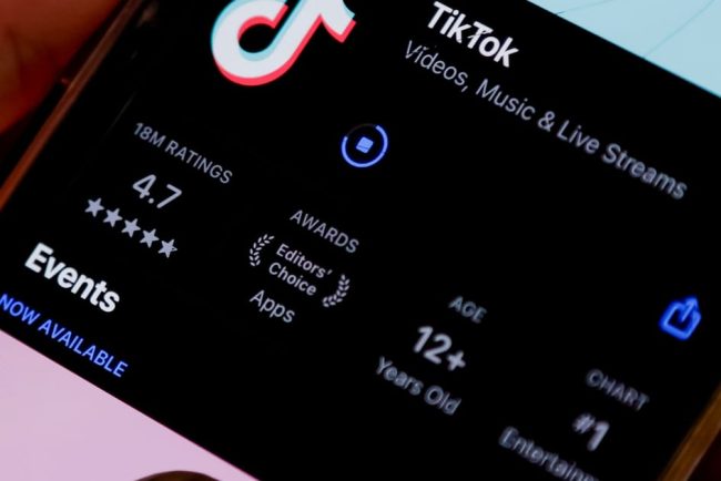 TikTok inchide conturi din cauza alegerilor cehe
