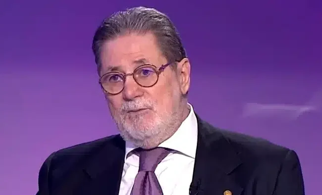 Cornel Dinu doborat de depresie Se izoleaza de prieteni