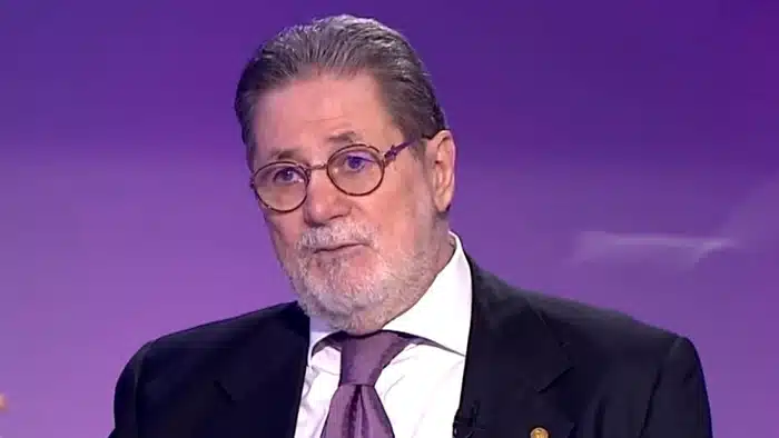 Cornel Dinu doborat de depresie Se izoleaza de prieteni