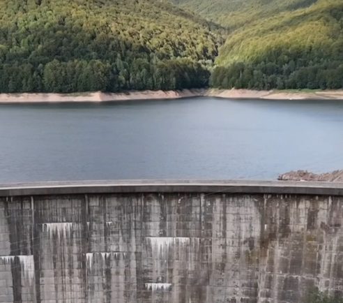 Hidroelectrica reia deversarile pentru Lacul Vidraru