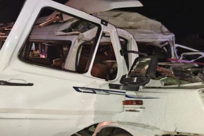 India Microbuz cu pelerinii a intrat intr un camion 15 morti
