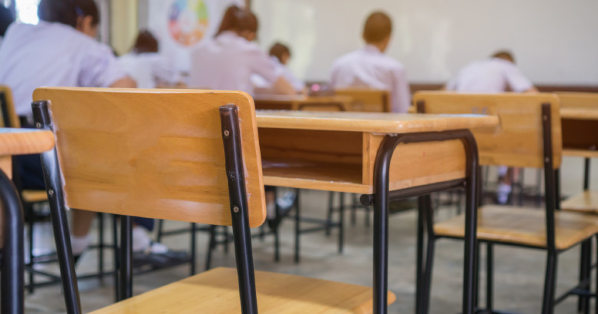 Invatatorul din Lugoj cercetat pentru ca a palmuire doua eleve de 10 ani