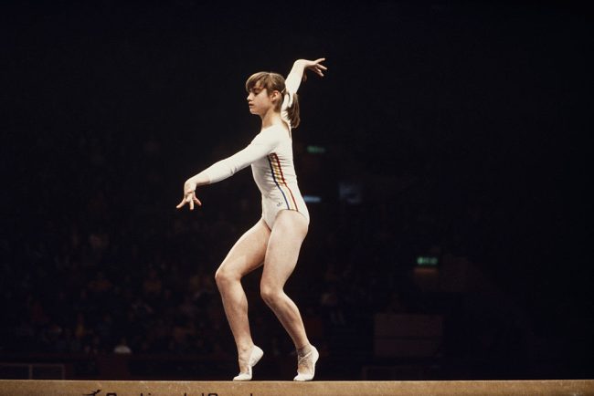La multi ani Nadia Comaneci Impline ste 64 de ani