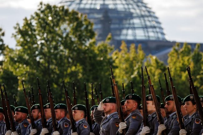 Reinarmarea Germaniei afecteaza echilibrul de putere din Europa