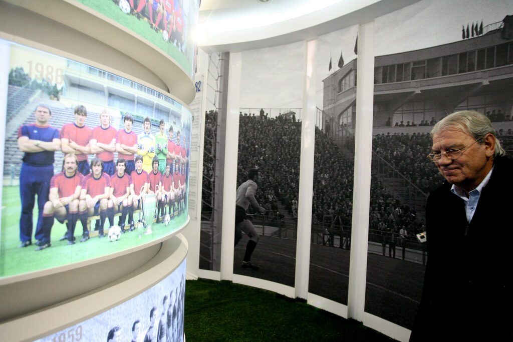 Steaua despre Emeric Ienei Omul ce a stralucit Steaua