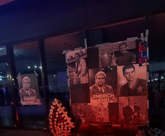 Suporterii ro albatri i au dedicat un altar lui Emeric Ienei