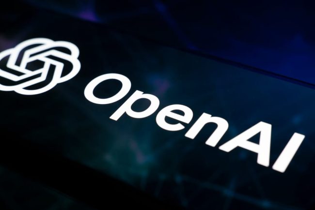UE a promis sa regleze inteligenta artificiala acum suspenda