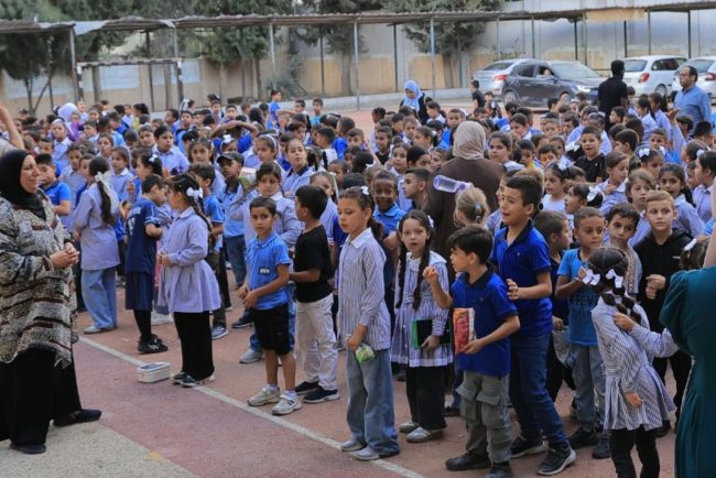 UNRWA ofera educatie zeci de mii de copii palestinieni