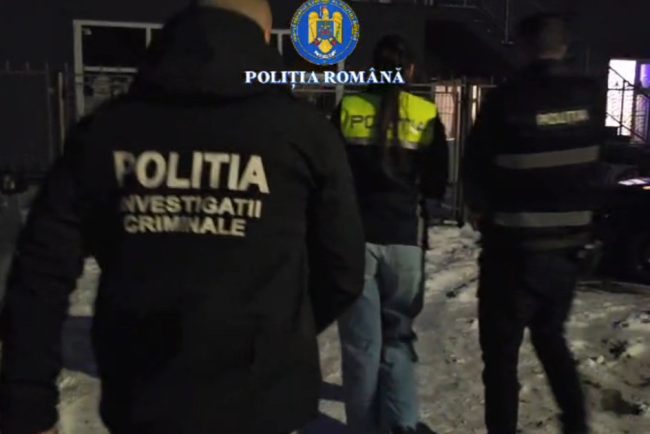 Falsi pensionari militari utilizati pentru obtinerea de credite uriae Zece persoane au fost retinute in Constanta