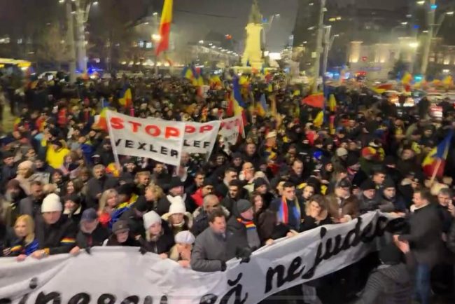 Proteste in Piata Victoriei si la Universitate