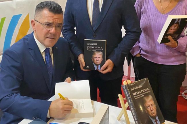 Publicarea cartii lui Dan Dungaciu despre Trump