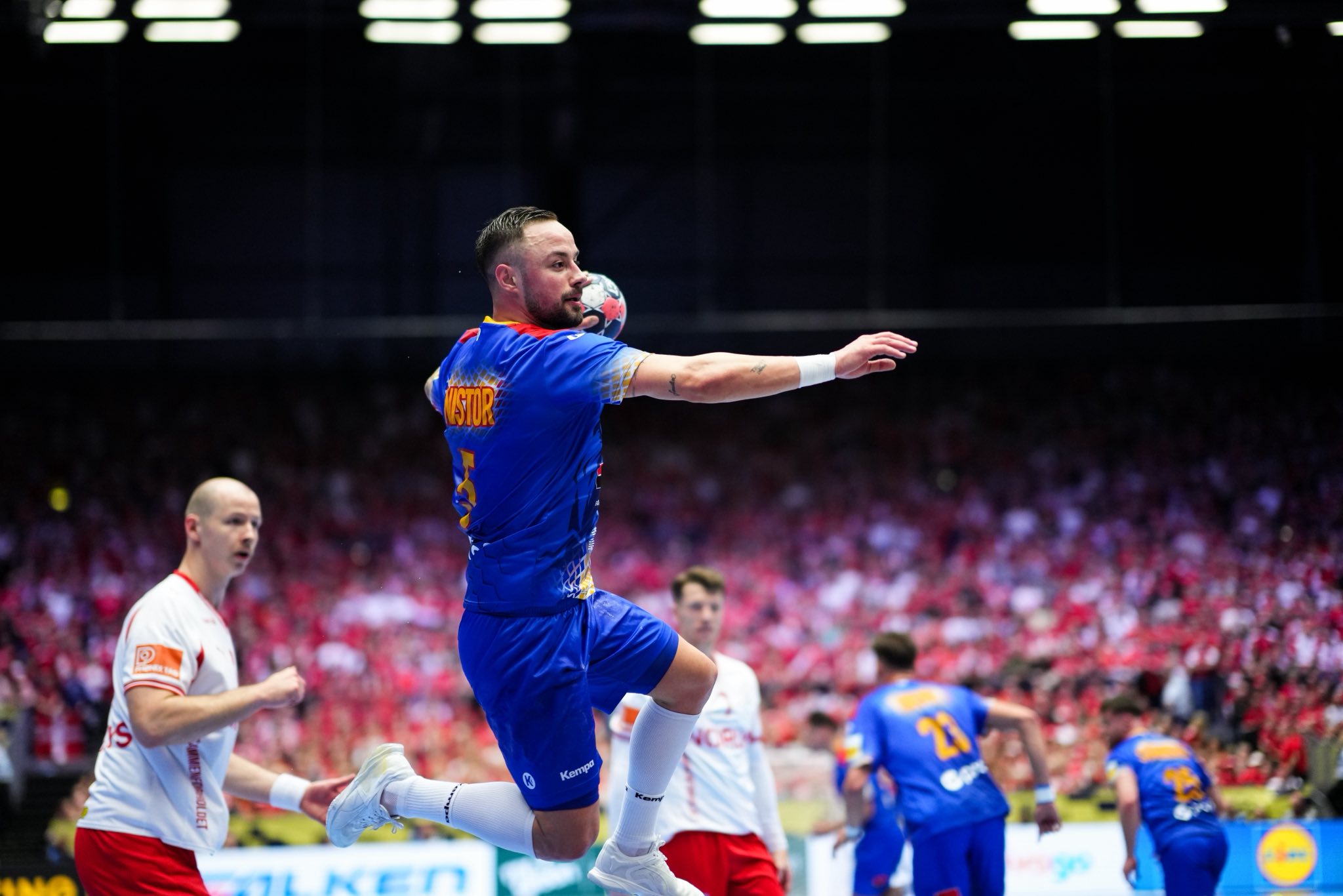 Romnia invinsa constant la Campionatul European de Handbal Eliminare dupa trei infrangeri si un sfarsit dramatic cu Macedonia de Nord