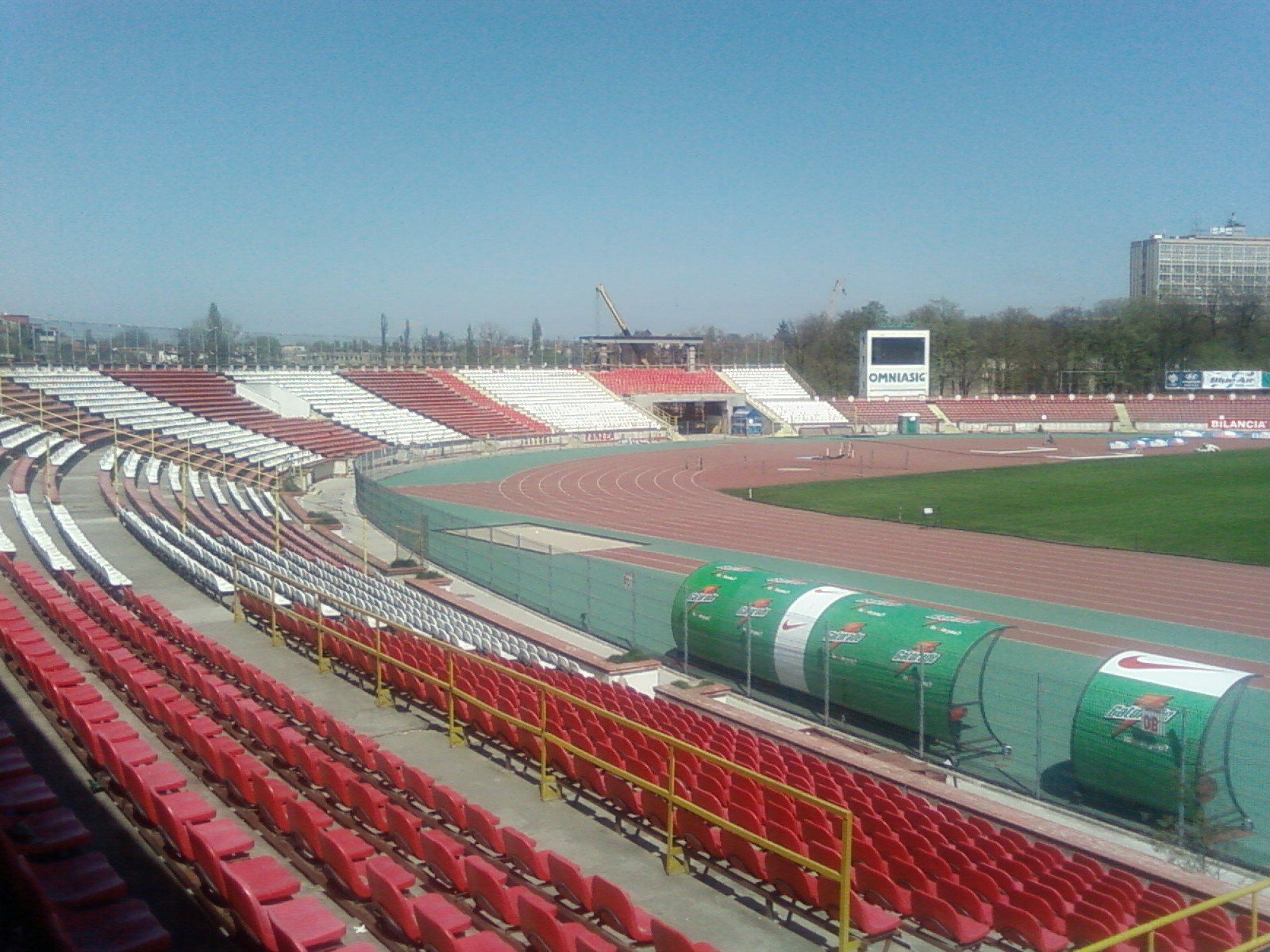 Stadionul Dinamo distrus Buldozerele au intrat pe Soseaua Stefan cel Mare suporterii au invadat Groapa pentru ultimele amintiri