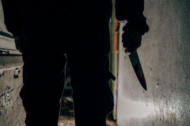 Tanr din Constanta reinut dupa ce i a njunghiat mama de 40 de ori Dupa comiterea crimei s a plimbat prin oras i apoi s a predat poliiei