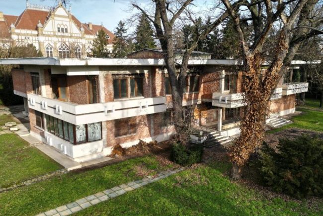 Alfred Simonis anunta ca vila de protocol a lui Ceausecu va fi restitutia patrimoniului judetean